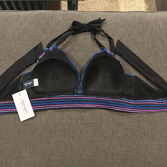 NWT halter bikini top - Picture 3 of 3